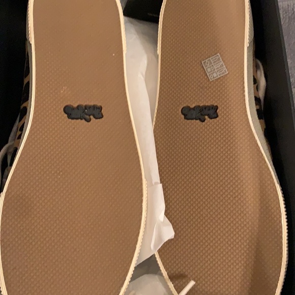 Coach- Leopard Sneaker - Picture 4 of 4